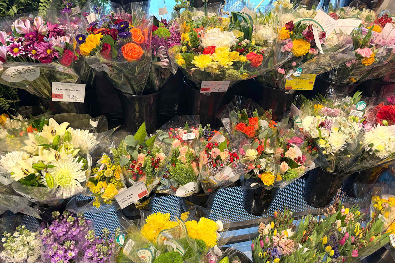 Where to Buy Cheap Flowers (We Compared 7 Grocery Stores)