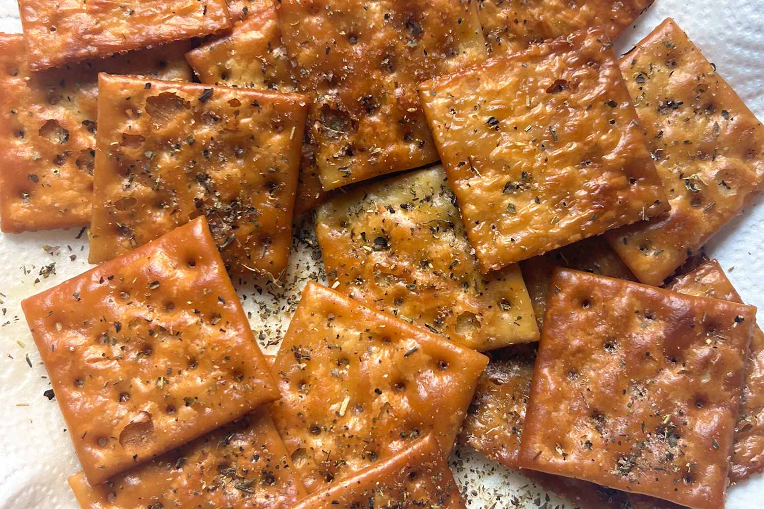 1-Minute Fried Saltines Are So Easy and Delicious