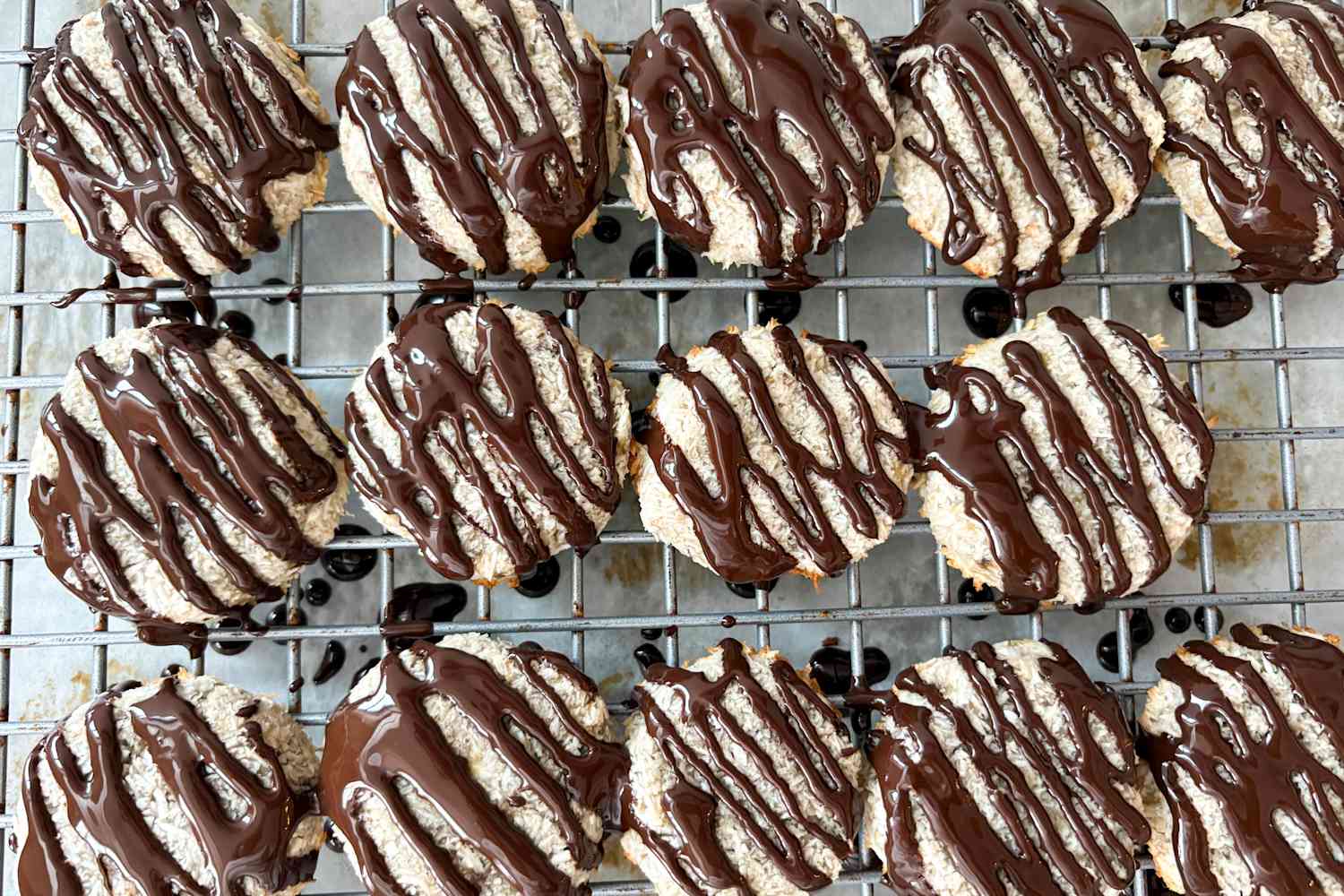 The Delicious 2-Ingredient Dessert I Make When I'm Craving a Samoa