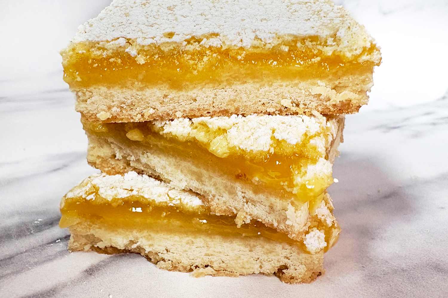 The Old-Fashioned Lemon Bar Recipe Everyone Is Making This Month
