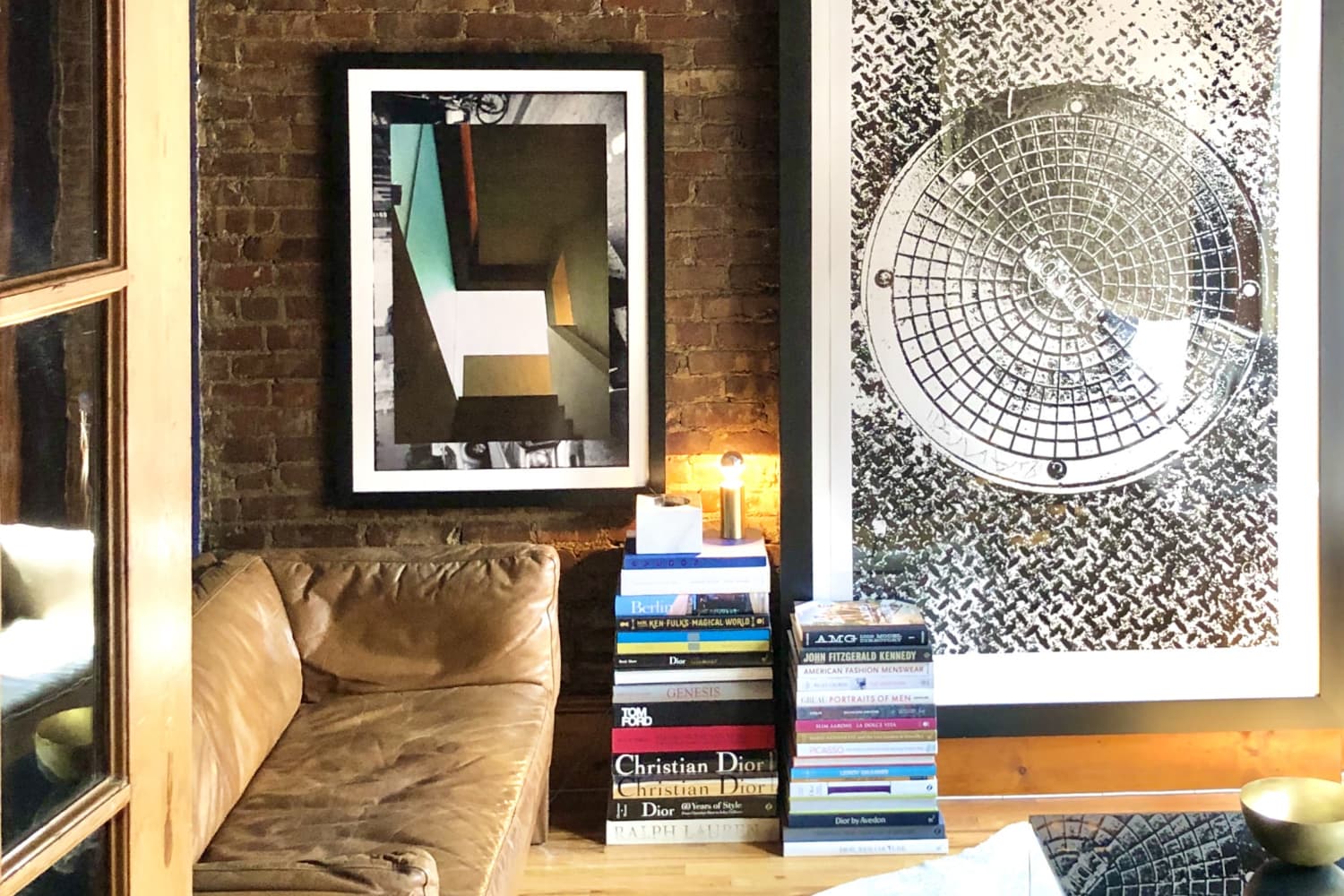 A 450 Square Foot Nyc Apartment Is Proof You Should Use Dark Colors In Small Spaces Flipboard