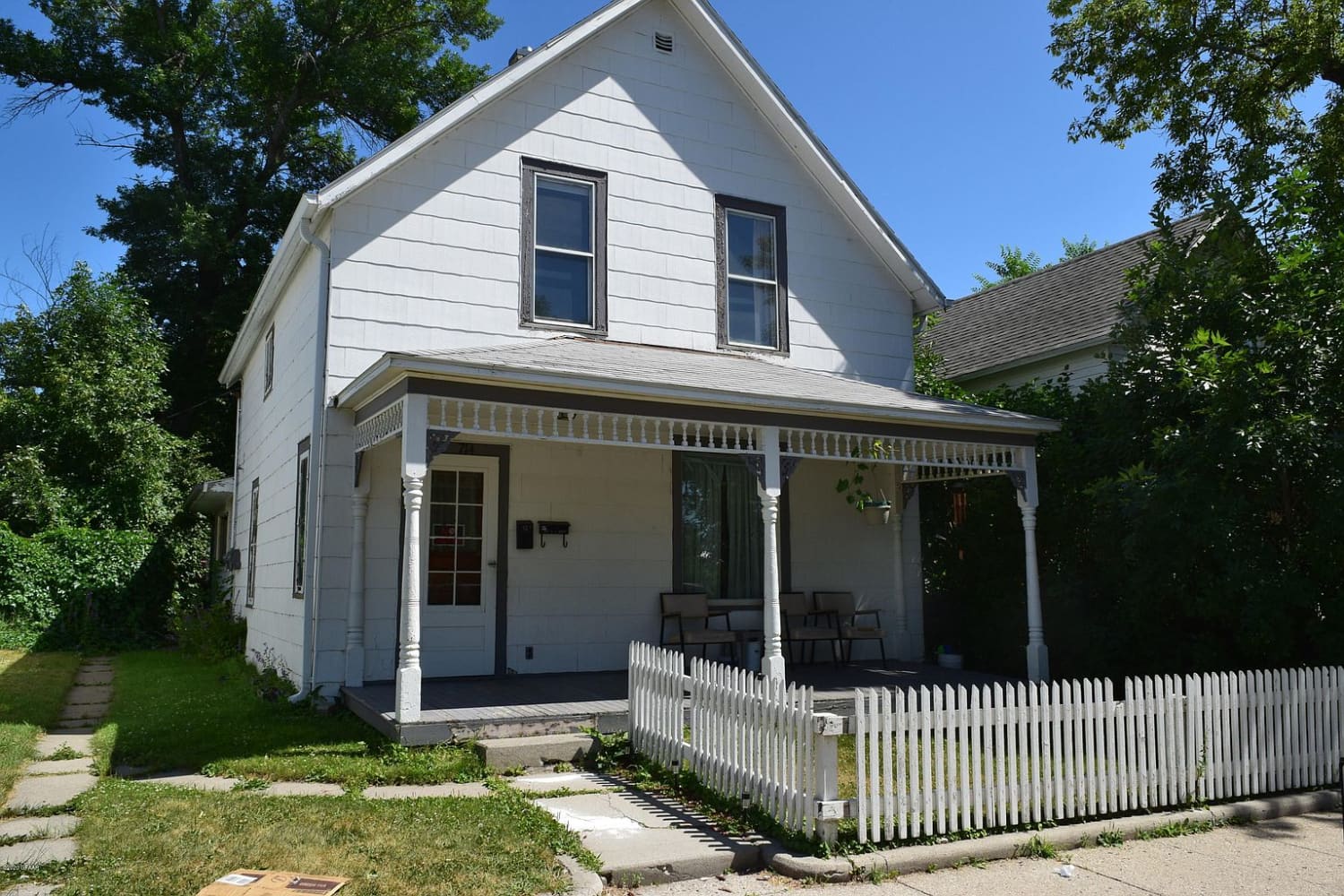 North Dakota Homes for Sale — 714 2nd Ave NE, Devils Lake Apartment