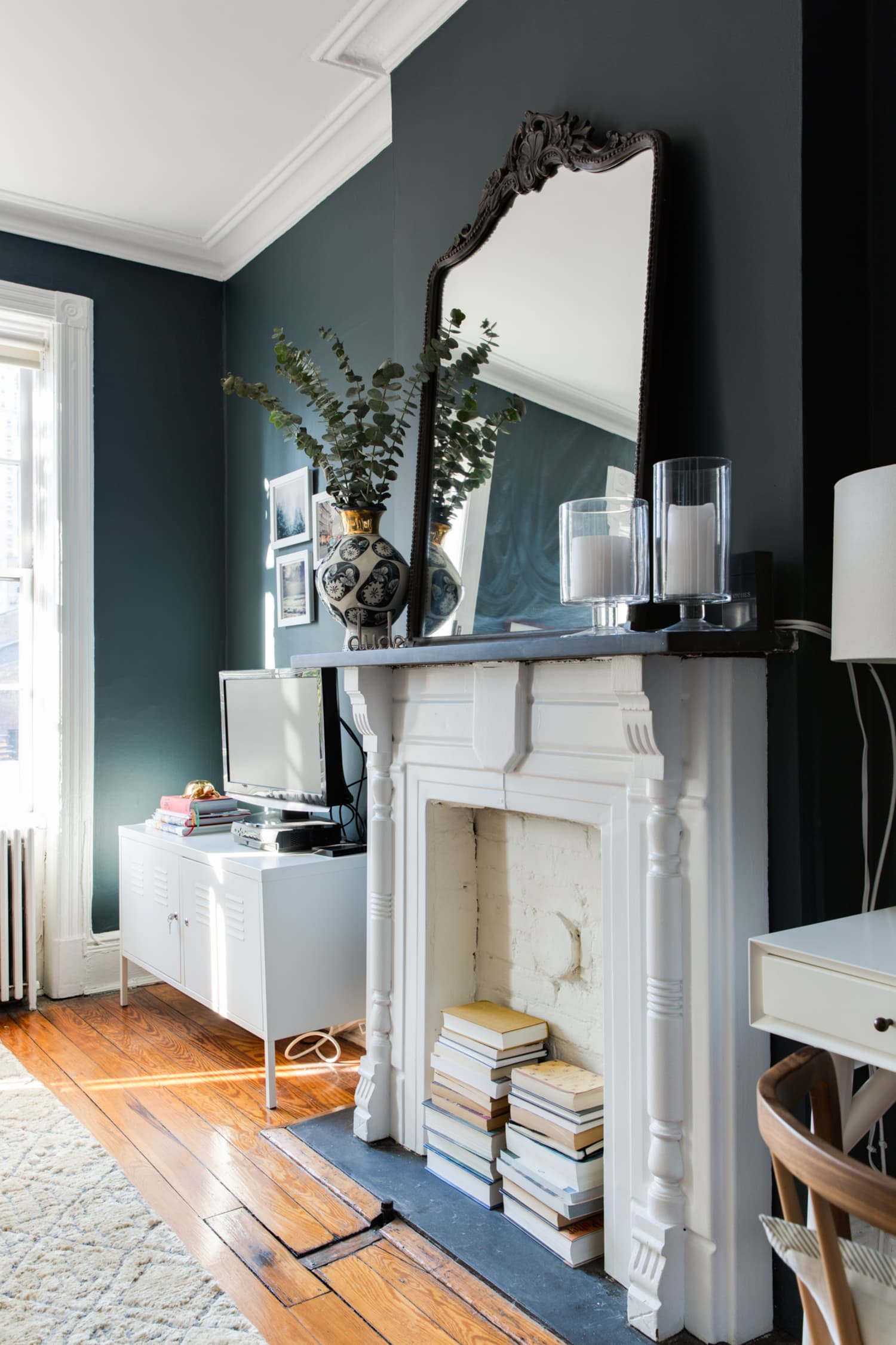 Modern Apartment Therapy Fireplace for Simple Design