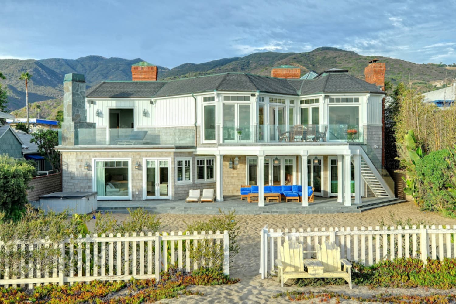 Rent Reese Witherspoons Big Little Lies Beach House 