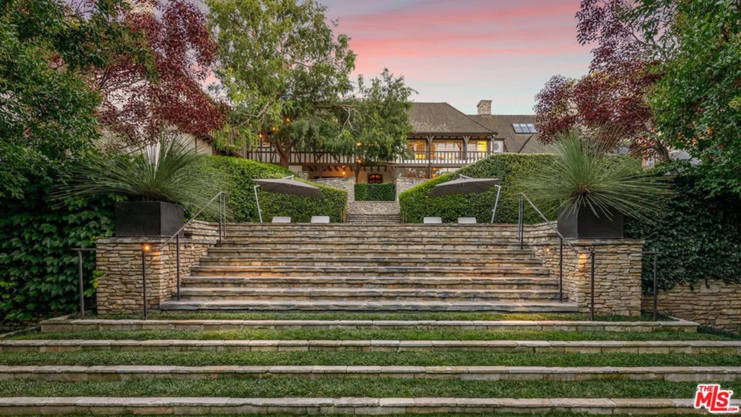 Jennifer Aniston Brad Pitt House Photos Apartment Therapy