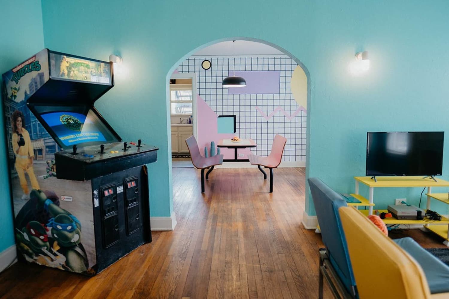 The McFly ‘80s-Themed Airbnb in Dallas, Texas | Apartment Therapy