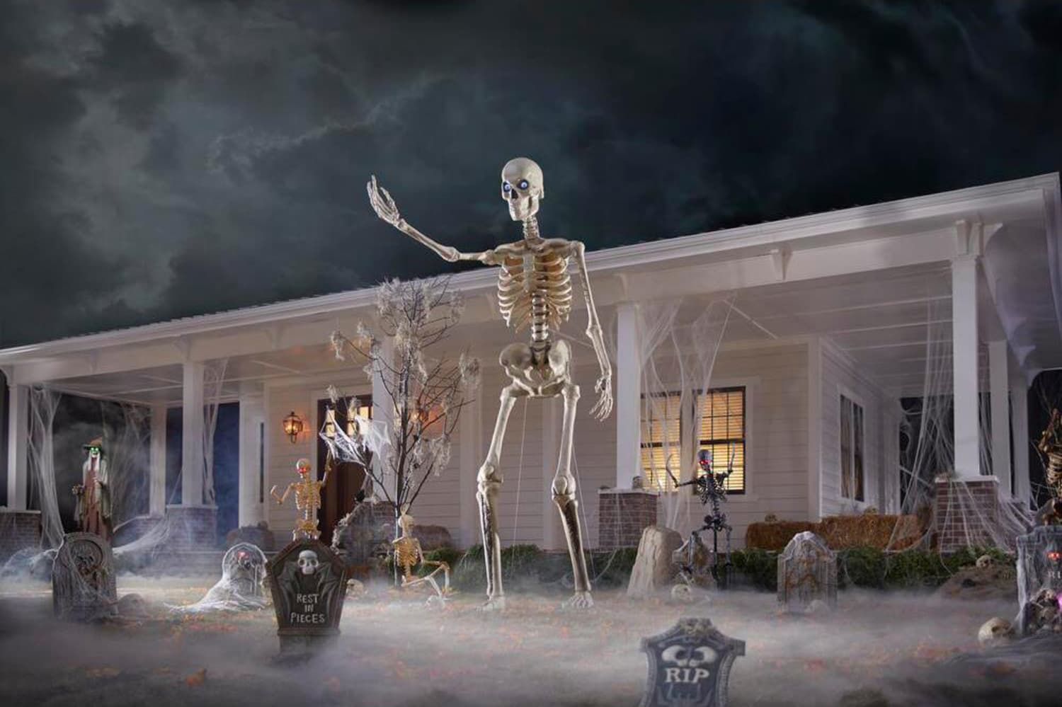 Home Depot S 12 Foot Tall Skeleton Is The Star Of Halloween Memes Sephina