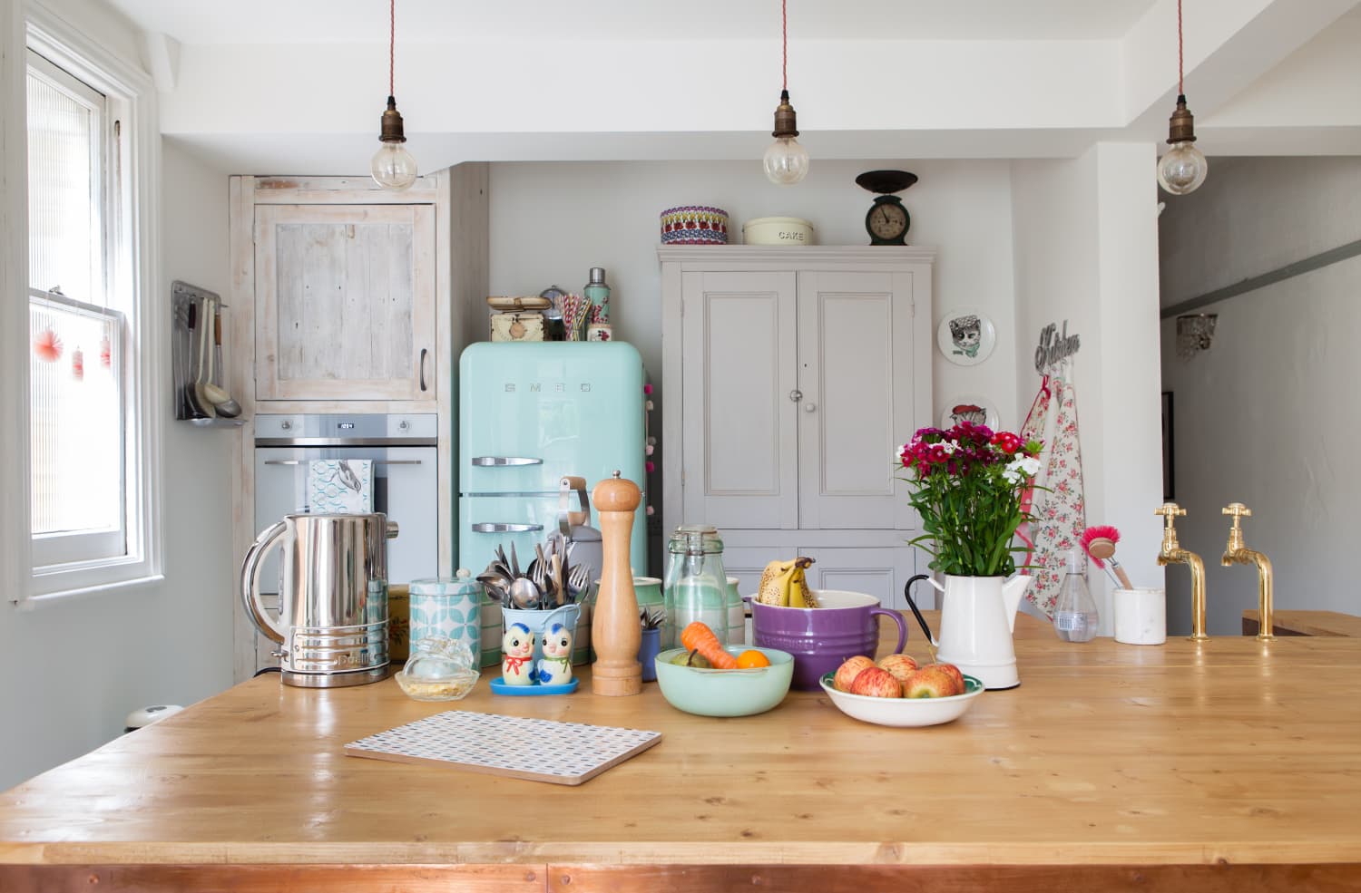 Smeg Appliances In Stylish Kitchens | Apartment Therapy