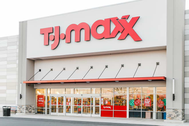 This “Adorable” $15 Serving Gem Just Landed at T.J. Maxx