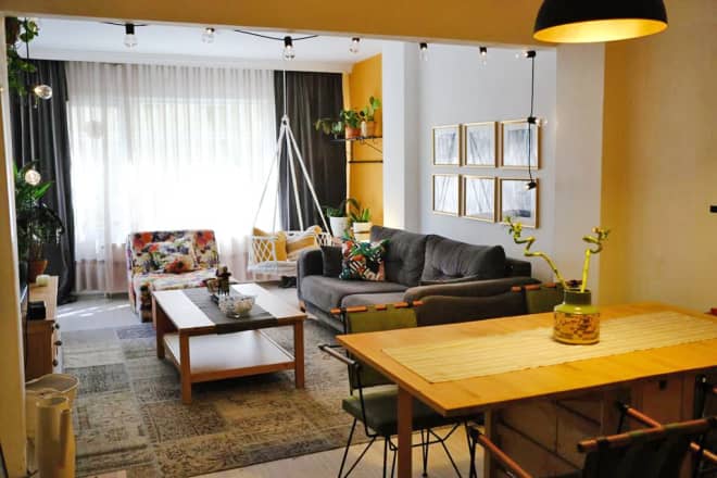 A Cozy Apartment In Istanbul Has A Wonderfully Warm Color Palette