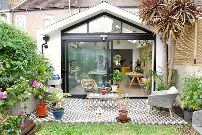 I’m Stealing Martha Stewart’s Tip to “Decorate Any Outdoor Space”