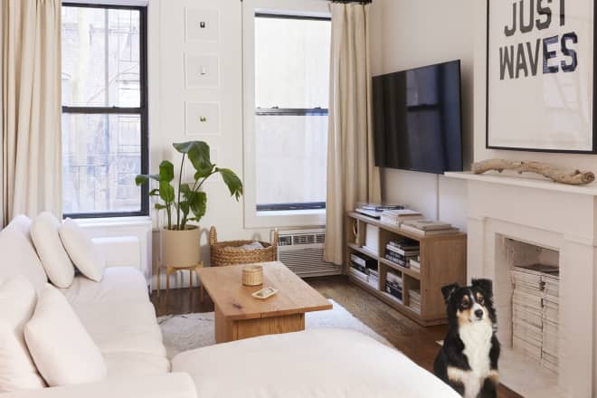 A Beachy 400-Square-Foot NYC Rental Apartment Is Full of Rent-Friendly DIY Hacks