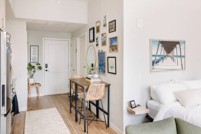 20 Drill-Free Decluttering Solutions We Discovered in 2023