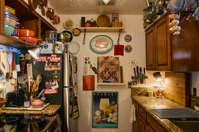 This "Sex and the City" Star Has a Surprisingly Normal-Looking Kitchen