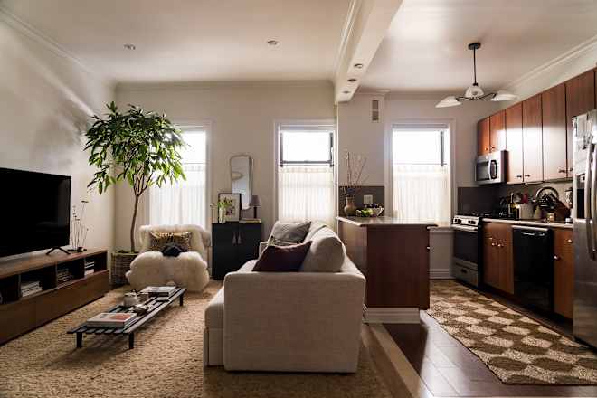 I’m Obsessed With the “Eye Candy” in This 86-Year-Old NYC Apartment