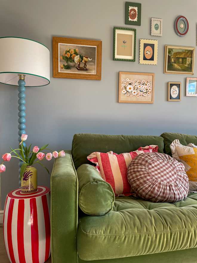 This 80-Year-Old English Bungalow Is the Blueprint in “Pattern Clashing”