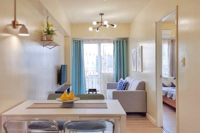This Sun-Soaked, 420-Square-Foot Home in Manila Feels Much Larger