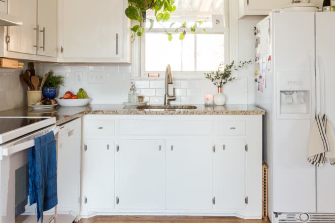 Amazon Shoppers Can’t Stop Buying This $27 Cabinet Organizer (You Can Use It Anywhere&;#33;)