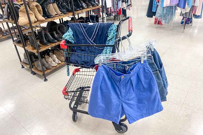 I’ve Been Using the “Vacation” Method While Thrifting, and It Never Fails to Save Me Money