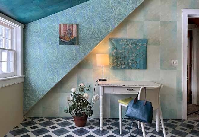 Out of Many Removable Wallpapers, This One Is the Easiest to Install
