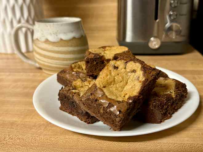 The Only Baking Pan I'll Ever Use to Bake Brownies (They Come Out Perfect!)