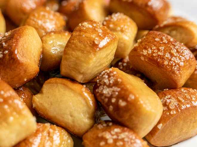 These "Delish" Pepperoni-Stuffed Pretzels Deserve a Spot in Your Game Day Lineup