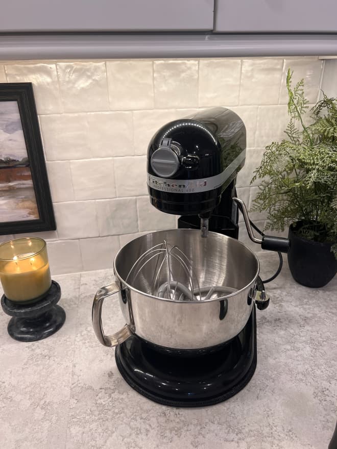 This Invisible $10 Gadget Instantly Solves KitchenAid Mixers’ Biggest Flaw