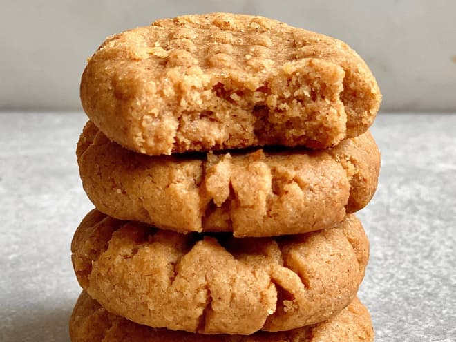 These 3-Ingredient Chewy Peanut Butter Cookies Break All the Rules