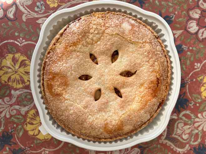 The “Beloved” $13 Costco Apple Pie Is Actually Two Desserts in One
