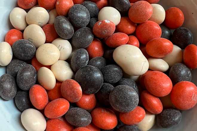 M&M’s New Limited-Edition Flavor Tastes Like My “All-Time Favorite” Dessert (100x Better than the Original!)
