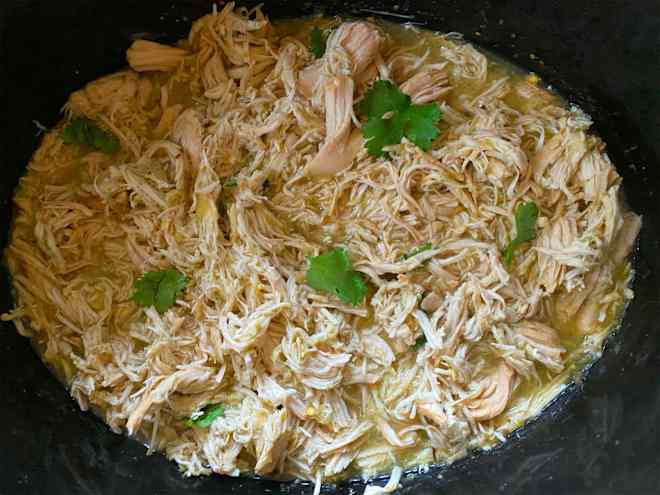 My Sister’s 2-Ingredient Slow Cooker Chicken Never Lets Me Down