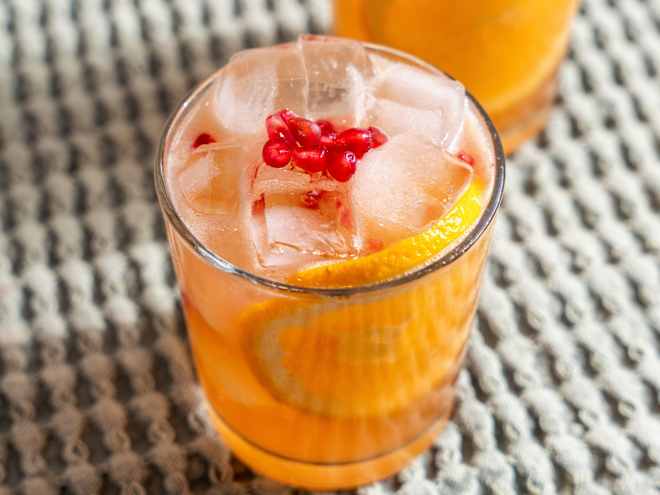 I Tried Kate Hudson’s "Favorite" Holiday Cocktail