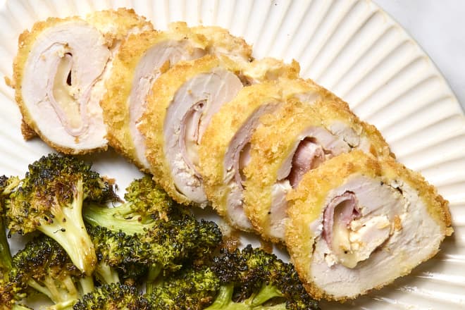 This Old-Fashioned Chicken Dinner Is the Best Thing I’ve Made This Year