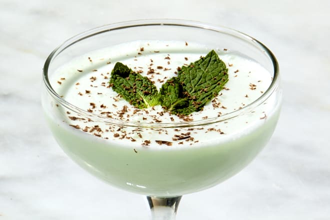 The 3-Ingredient “Grasshopper” Cocktail Is Even Better than Dessert