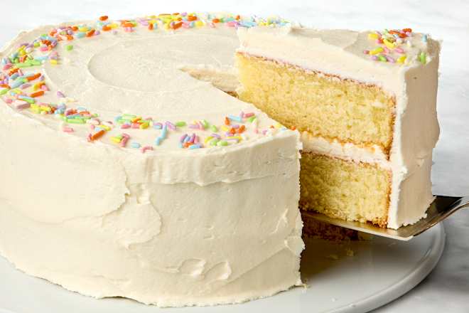Meghan Markle's Brilliant Trick for Decorating Her Honey Lemon Layer Cake