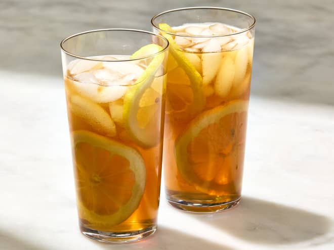 The "Easiest" Iced Tea Maker Amazon Shoppers Can't Stop Buying