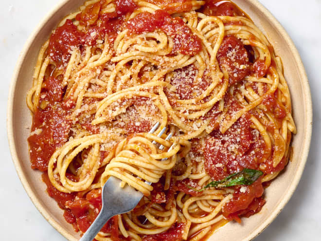 The “Delicious” Jarred Pasta Sauce Ina Garten Always Has Stocked in Her Pantry (She Swears By It!)