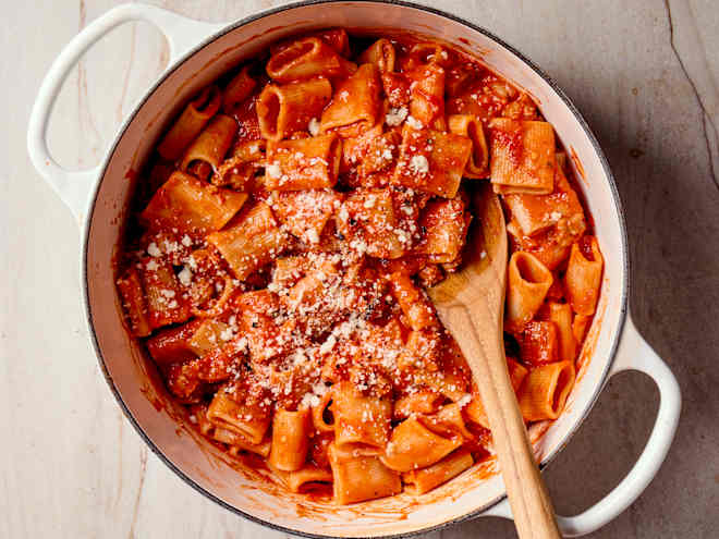 This One-Pot Pasta Sauce Is a Combo of 4 Beloved Italian Classics