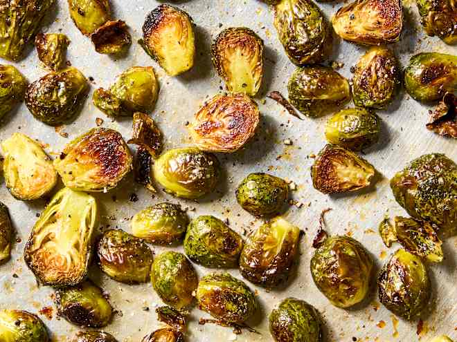 The 4-Ingredient Brussels Sprout Side That's So Good, I Couldn't Stop Eating It