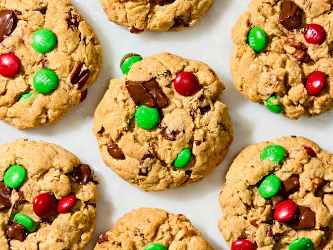 This Ingenious Ziploc Bag Trick Keeps Christmas Cookies Fresh for Days and Days