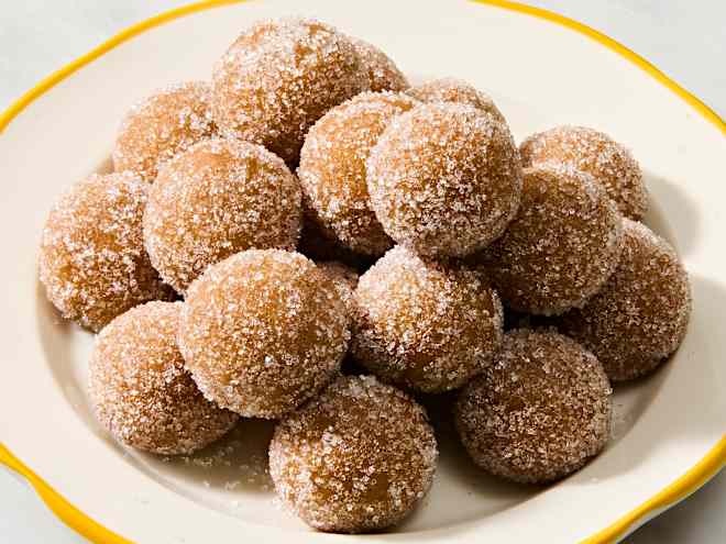 The Retro Boozy Dessert I Always Make for Everyone on My Christmas List