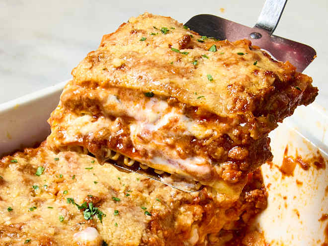 I Asked Two Italian Moms Their Secret To The Best Lasagna