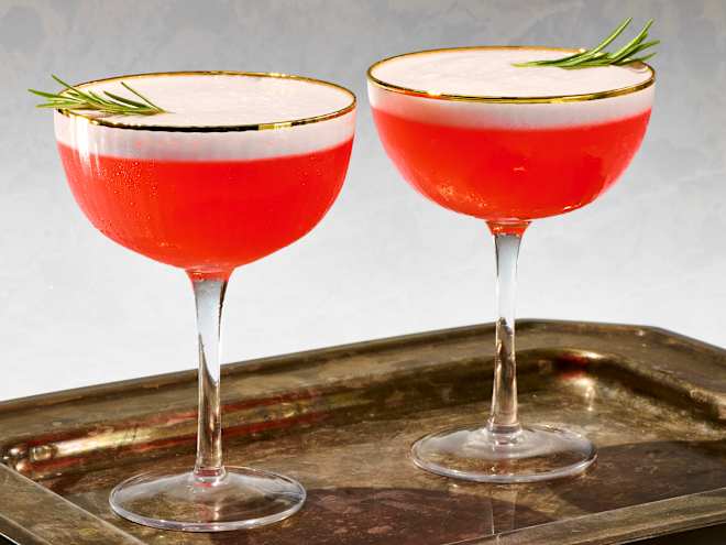 My "Santa Hat" Cocktail Will Keep You Holly Jolly All December