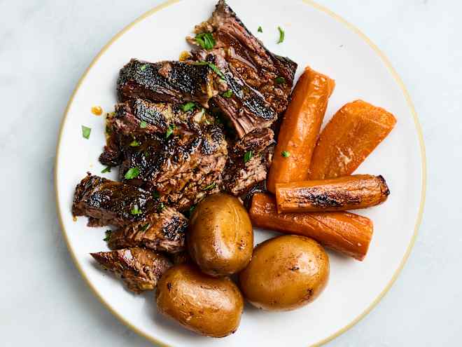This Easy Pot Roast Is the Only Thing I Want for Dinner Right Now