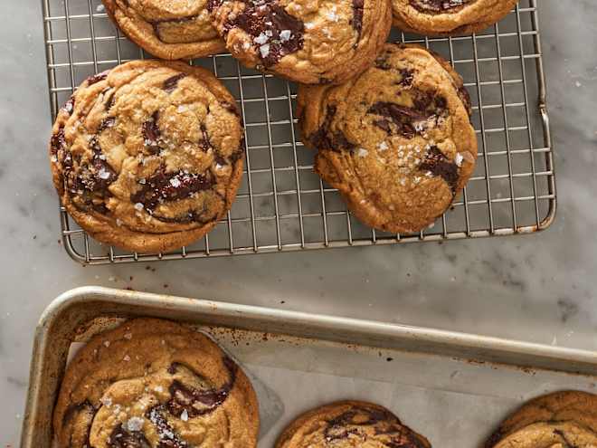 The "Perfect" All-Clad Bakeware Set I'm Buying for Holiday Cookie Season