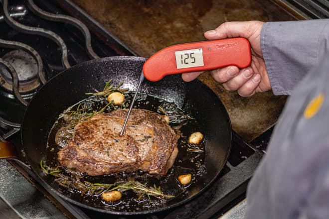 If You Buy One Thing This Presidents’ Day Weekend‚ It Should Be This Editor-Loved Meat Thermometer (We Got You an Exclusive 25% Off!)