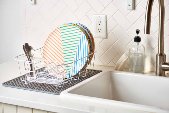 5 Editor-Tested Dish Drying Mats That Make Cleanup So Much Easier