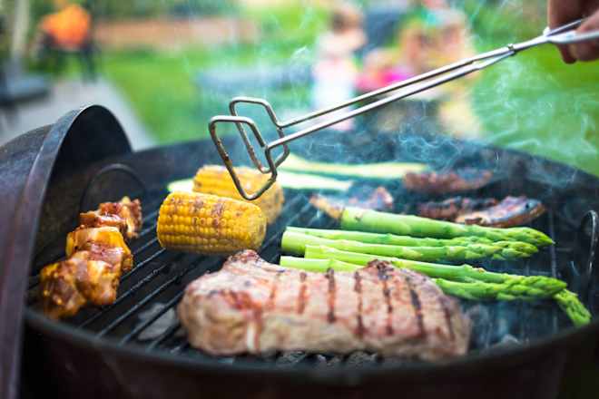 The 2-in-1 Grill I’ve Been Using Nonstop Is Now on Sale