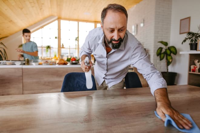 25 of the Most Brilliant Cleaning Tips We’ve Ever Gotten from Dads