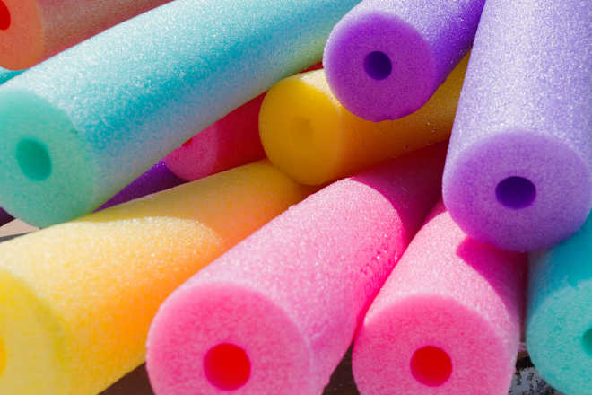 These DIY “Pool Noodle Bows” Are Maybe the Most Adorable Decor Ever